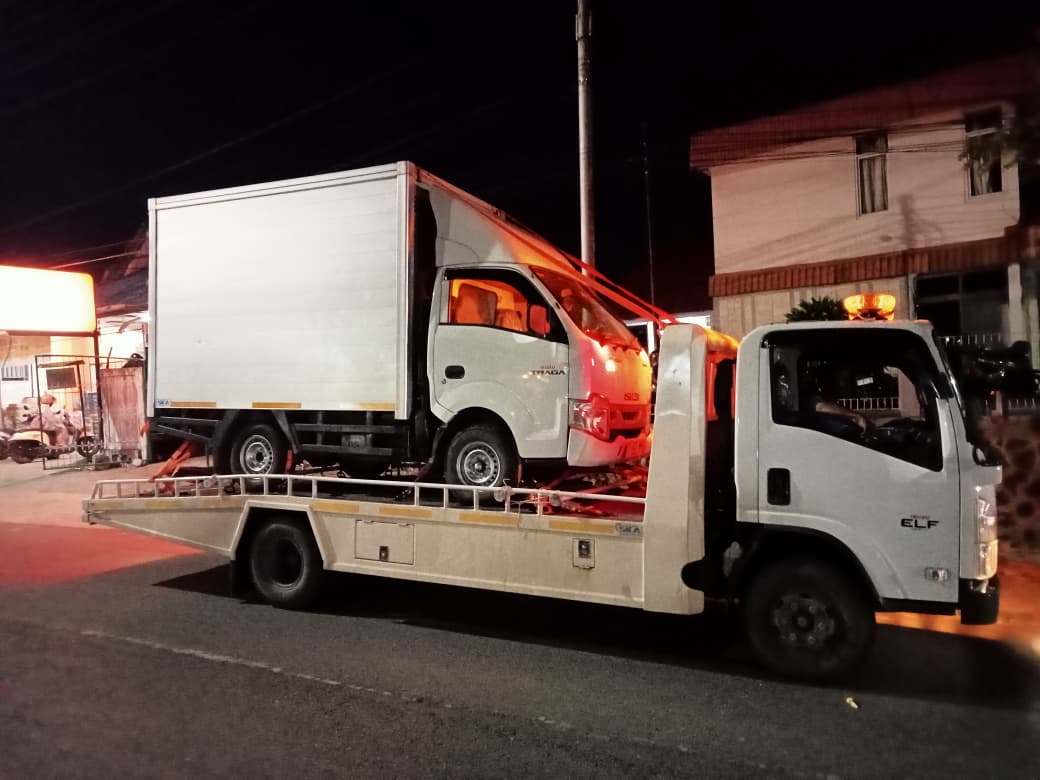 Tarik Gandeng / Car Carrier